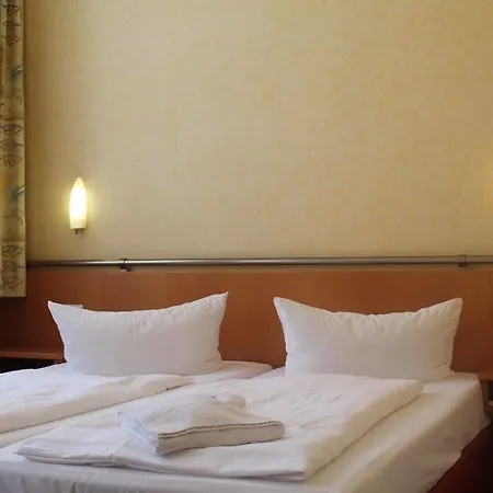 Ringhotel Schwarzer Baer Отель Wittenberg