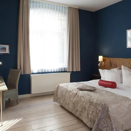 Ringhotel Schwarzer Baer Отель 3*