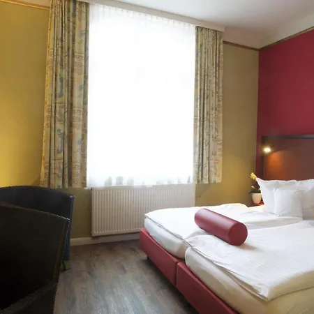 Ringhotel Schwarzer Baer 3*