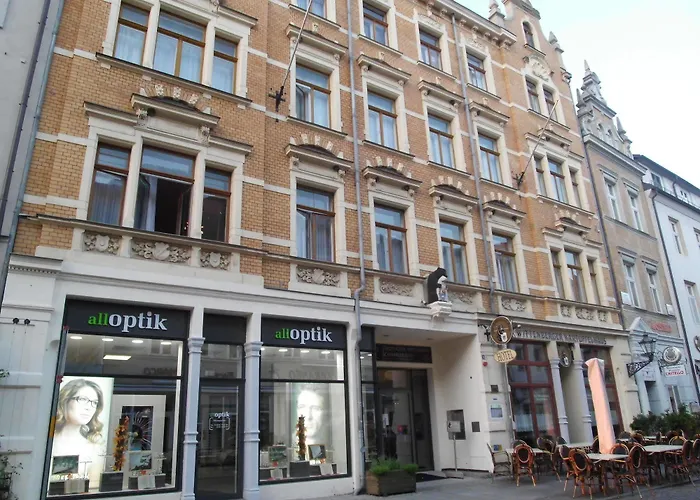 Ringhotel Schwarzer Baer Отель Wittenberg