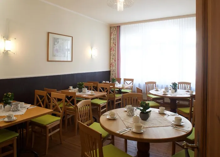 Ringhotel Schwarzer Baer Отель 3*