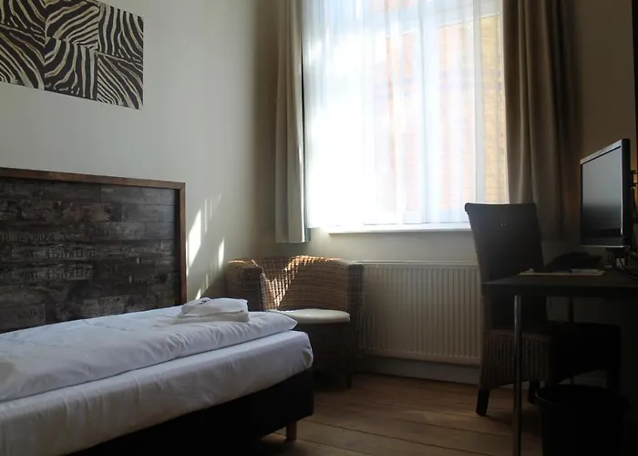 Ringhotel Schwarzer Baer Отель Wittenberg